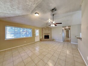 5927 Woodmancote Dr in Humble, TX - Building Photo - Building Photo