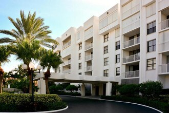 2860 S Ocean Blvd-Unit -402 in Palm Beach, FL - Building Photo - Building Photo