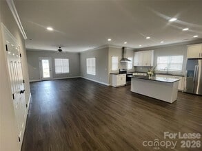 423 Dallas Stanley Hwy in Dallas, NC - Building Photo - Building Photo