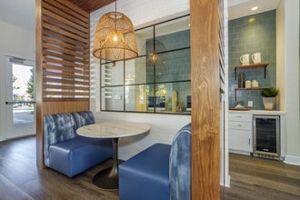 Ascent at The Galleria Apartment Homes in Roseville, CA - Foto de edificio - Interior Photo