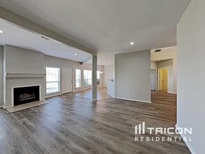 1081 Treehouse Ln in Red Oak, TX - Building Photo - Building Photo