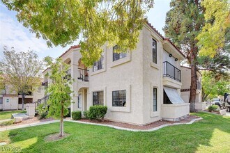 4700 Nara Vista Way in Las Vegas, NV - Building Photo - Building Photo