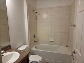 2362 Barton Bay Ct in Kissimmee, FL - Building Photo - Building Photo