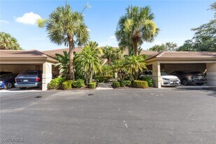 4201 Sawgrass Point Dr in Bonita Springs, FL - Building Photo