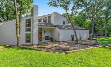2304 Wood Cliff Ct in Arlington, TX - Building Photo - Building Photo