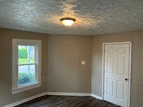518 Montgomery St in Shelbyville, IN - Building Photo - Building Photo