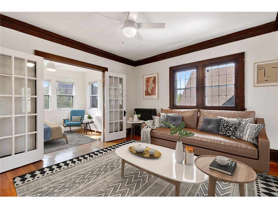 2415 Harriet Ave in Minneapolis, MN - Building Photo