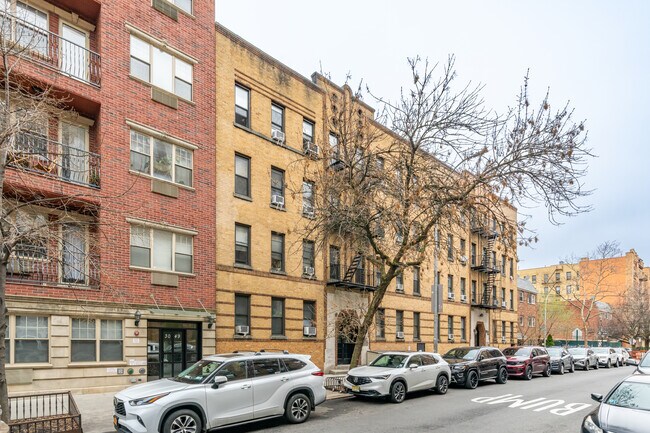 3053 29th St in Astoria, NY - Building Photo - Building Photo