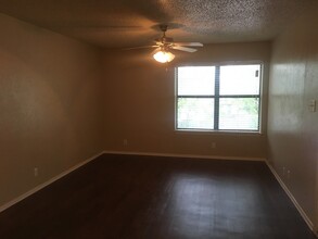 Cedar Ridge Apartments in Georgetown, TX - Building Photo - Interior Photo