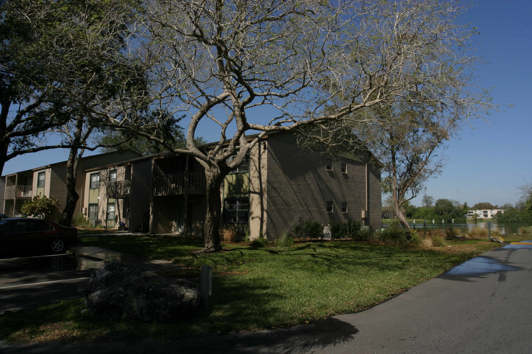 Garden Walk Condominium in Bradenton, FL - Foto de edificio