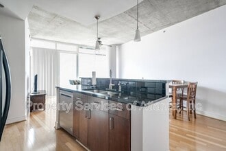 950 W Peachtree St NW in Atlanta, GA - Building Photo - Building Photo