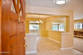 26033 Adamor Rd in Calabasas, CA - Building Photo - Building Photo