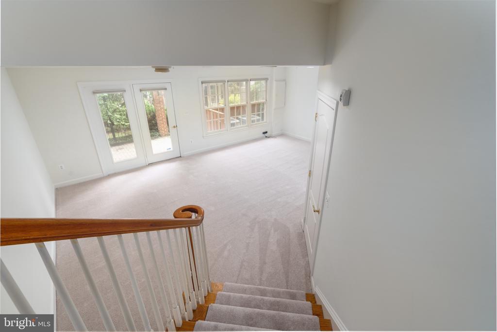 7425 Seneca Ridge Dr in McLean, VA - Building Photo