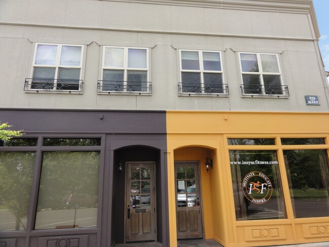 315 E Main St