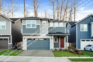 7317 87th Dr NE in Marysville, WA - Building Photo