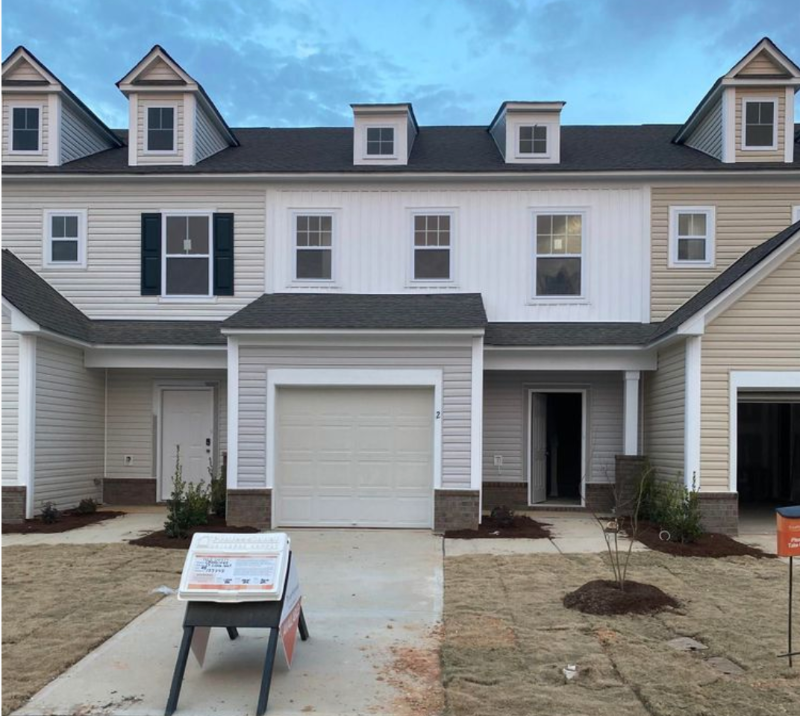 23 Little Leaf Ln in Clayton, NC - Building Photo