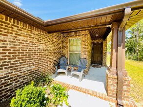 6332 Sweeney Rd in Milton, FL - Foto de edificio - Building Photo