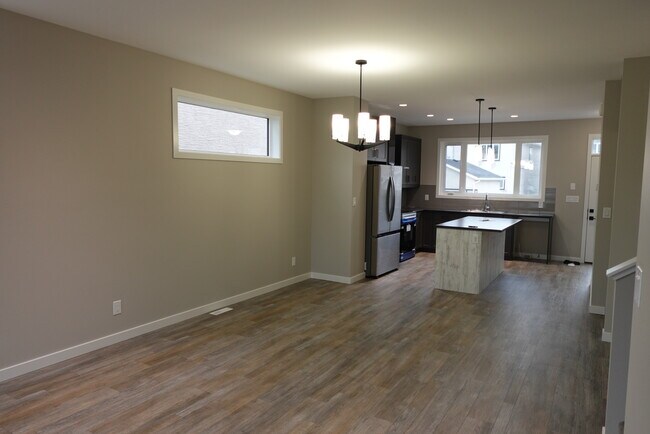 41 Firestone Dr in Winnipeg, MB - Building Photo - Building Photo