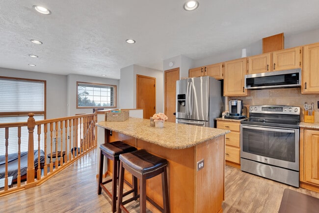 8603 E Columbia Park Dr in Spokane, WA - Building Photo - Building Photo