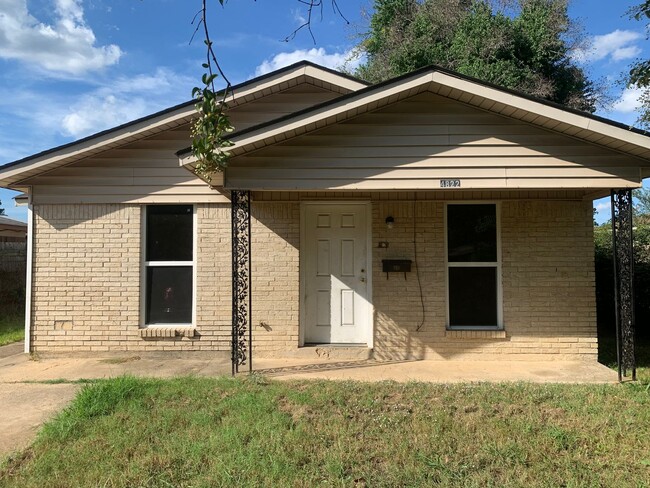 property at 4822 Gloria Dr