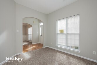 1215 Oakdale Commons Ct in Charlotte, NC - Building Photo - Building Photo