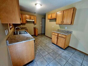 324 Bates St in Waterloo, IA - Building Photo - Building Photo