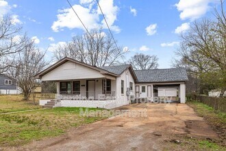 2419 Circle Dr in Hueytown, AL - Building Photo - Building Photo