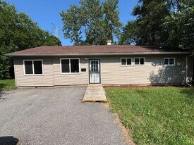 2339 Marshalltown Ln in Gary, IN - Building Photo