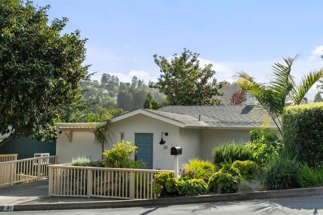 31 Carmelita Ave in Mill Valley, CA - Building Photo - Building Photo