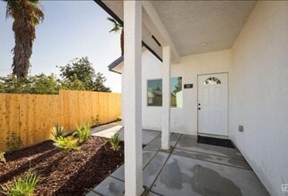 310 Ohio Dr in Bakersfield, CA - Building Photo - Building Photo