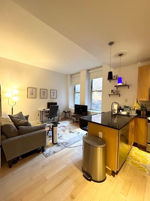 70 Lincoln St, Unit L310 in Boston, MA - Building Photo - Building Photo