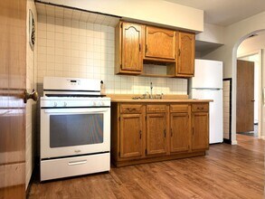 9221 Waldorf Dr in St. Louis, MO - Building Photo - Building Photo