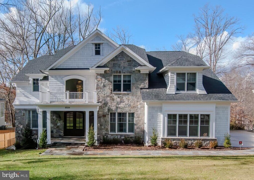 8504 Meadowlark Ln in Bethesda, MD - Building Photo