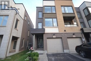 202 Huguenot Rd in Oakville, ON - Building Photo