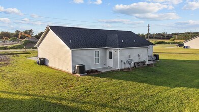 440 Thad Little Rd in Ayden, NC - Building Photo - Building Photo