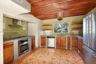 6116 SW 46th Terrace in Miami, FL - Building Photo - Building Photo