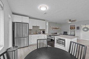 1007 NE 9th Ct in Pompano Beach, FL - Building Photo