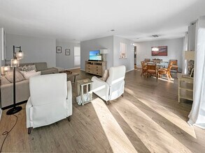 546 Augusta Dr in Miramar Beach, FL - Building Photo - Building Photo