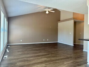 1182 Merlot Ave NE in Keizer, OR - Building Photo - Building Photo