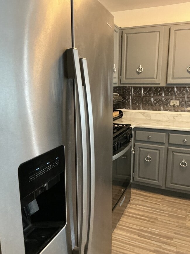 2333 Windsor Ln in Country Club Hills, IL - Building Photo - Building Photo