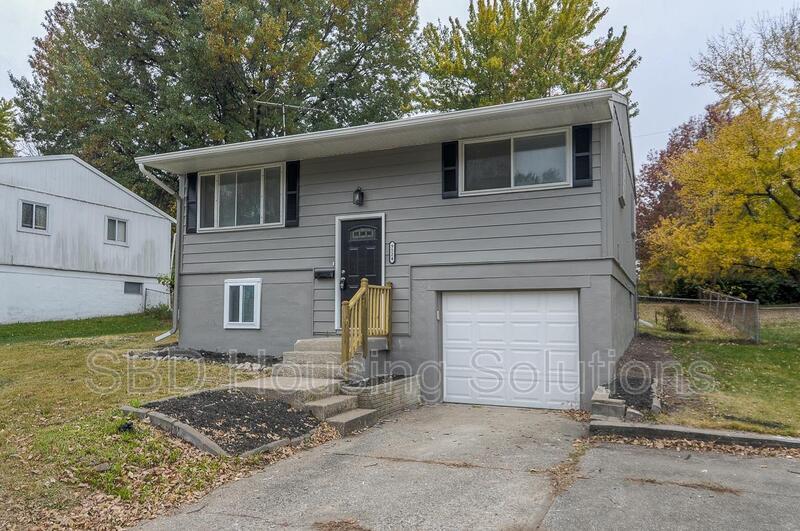 9524 Wallace Ave in Kansas City, MO - Building Photo