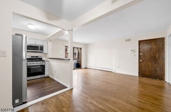 349 Gorge Rd in Cliffside Park, NJ - Building Photo - Building Photo