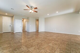 7554 S Ocean Port Dr in Tucson, AZ - Foto de edificio - Building Photo