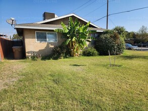 1230 Dolores St in Bakersfield, CA - Building Photo - Building Photo