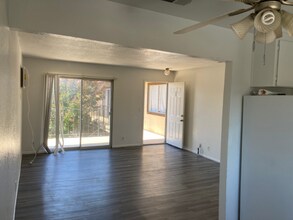 1518 Moorpark Ave, Unit 4 in San Jose, CA - Foto de edificio - Building Photo