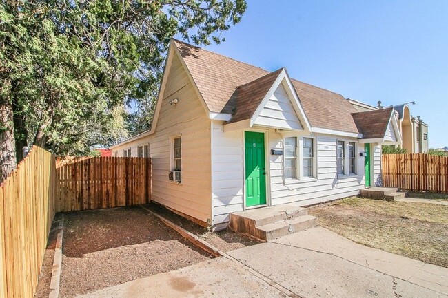 1805 Avenue R in Lubbock, TX - Building Photo - Building Photo