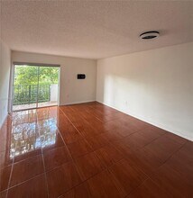 8950 NE 8th Ave in Miami, FL - Foto de edificio - Building Photo
