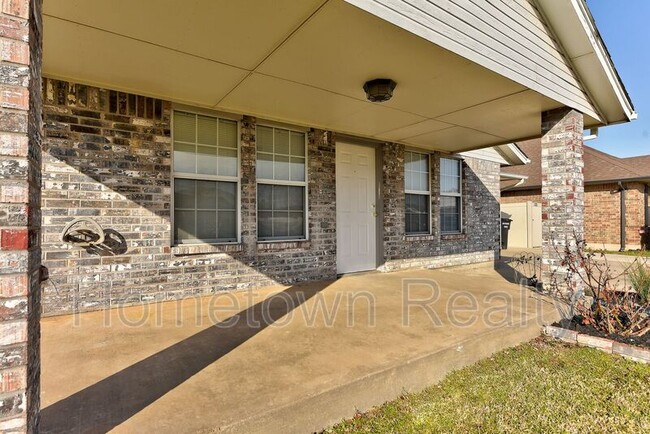 1704 Tudor Dr photo'