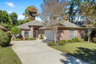 4062 Oak Pointe Dr in Gulf Breeze, FL - Building Photo