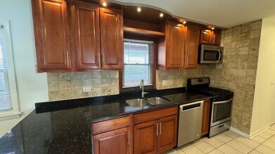 5647 W Lawrence Ave in Chicago, IL - Building Photo - Building Photo